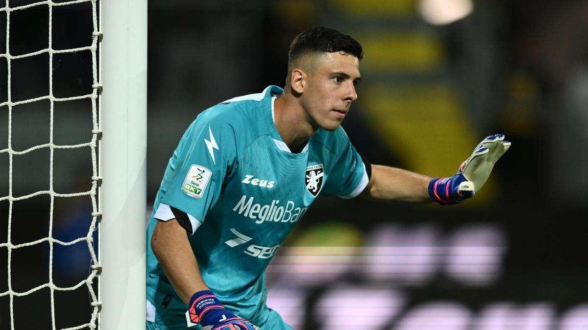 Dalla tribuna al campo: la storia di Lorenzo Palmisani, portiere per caso e tifoso per sempre