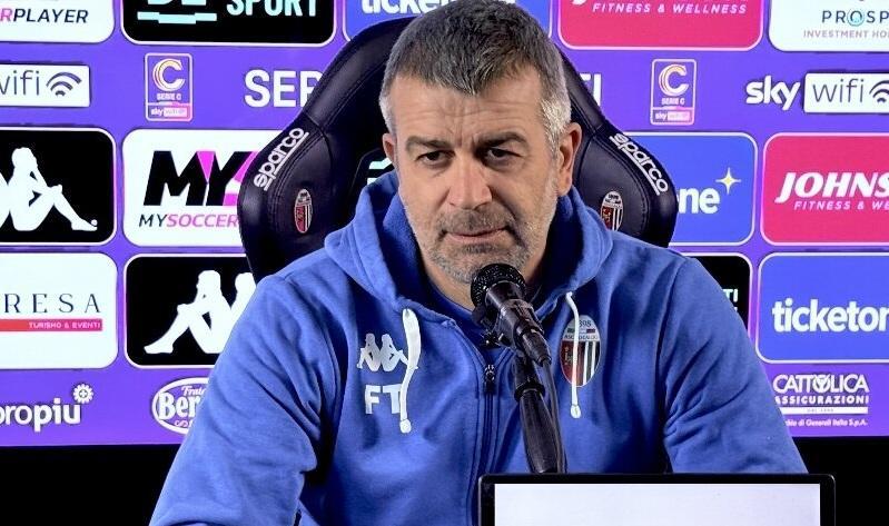 Ascoli, l'allarme di mister Tomei prima del Potenza: «Mettiamoci l'elmetto, l'obiettivo è la salvezza e non dobbiamo vendere fumo!»