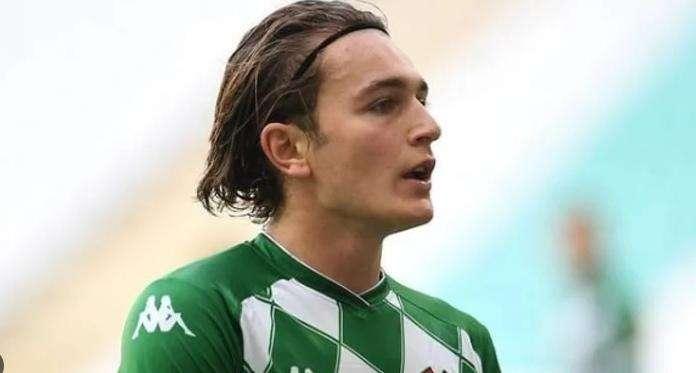 L'ex wonderkid Ali Akman lascia l'Eintracht Francoforte