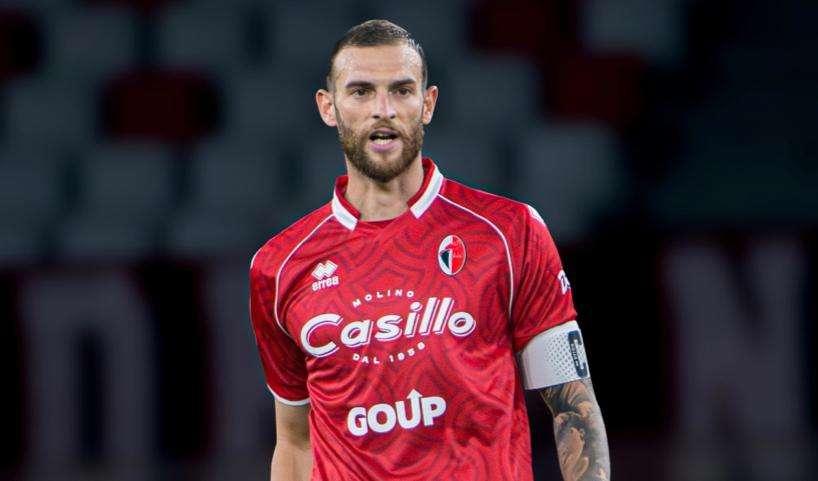 Bari, c'è il rinnovo di Vicari: «Ringrazio tutti. Fascia di capitano un onore»