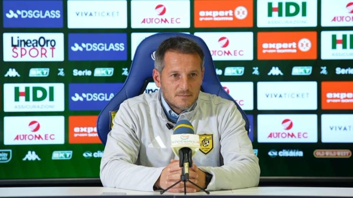 Juve Stabia a Cremona, De Giorgio: «Servirà il furore agonistico»