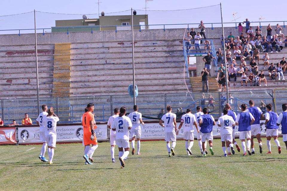 Clamoroso a Brindisi: stadio chiuso per mancato pagamento ticket