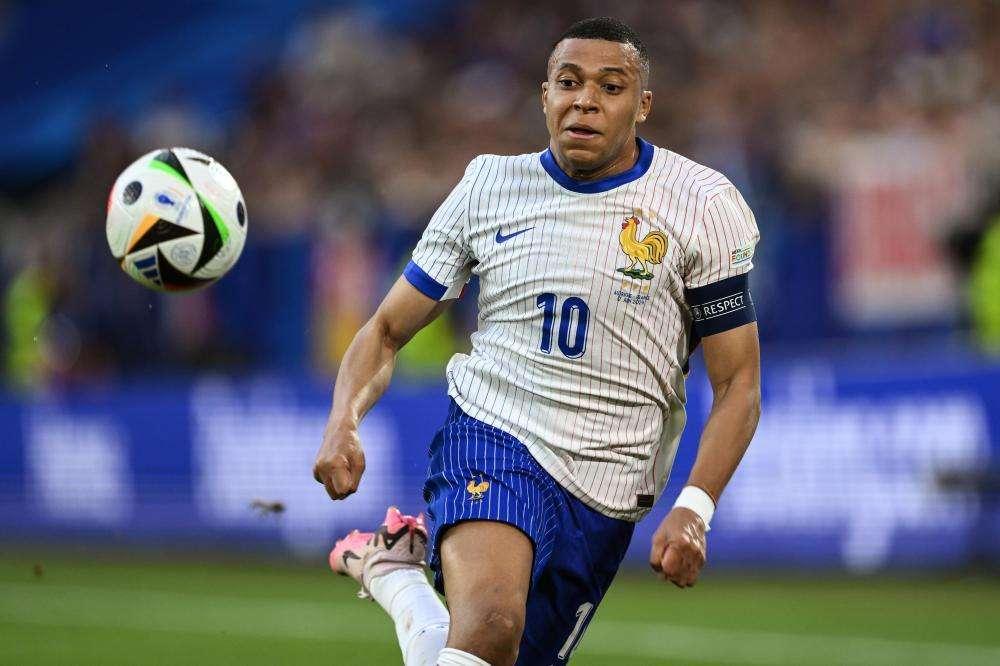 Euro 2024: Sorpesa Slovacchia, la Francia fatica ma vince. Tris della Romania