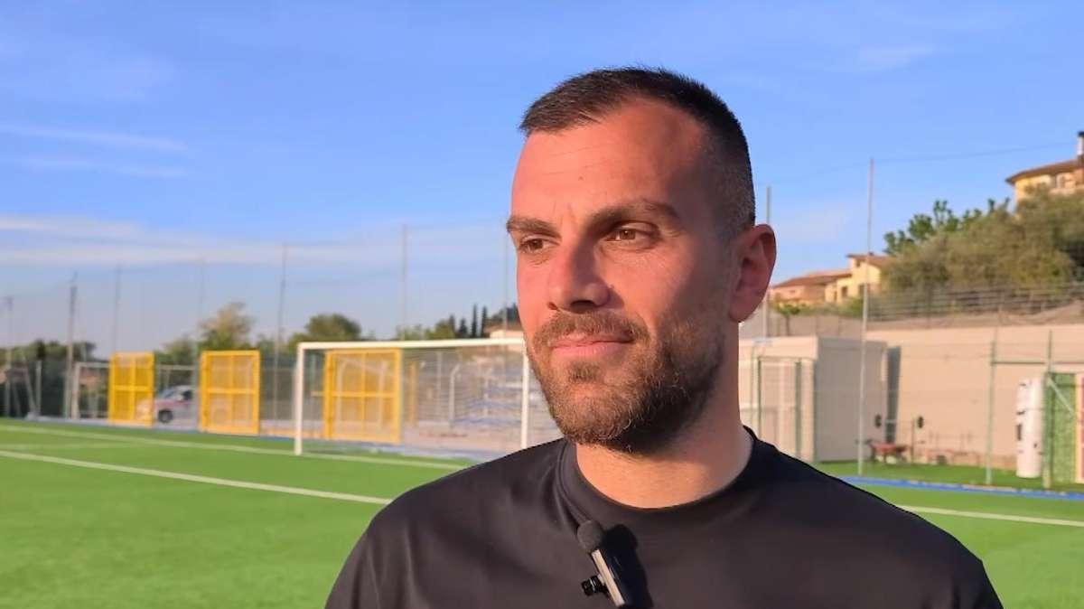 Devito: «Ad Angri un miracolo sportivo. Il calcio di oggi? Ostaggio di "prostituzione" e poca competenza»