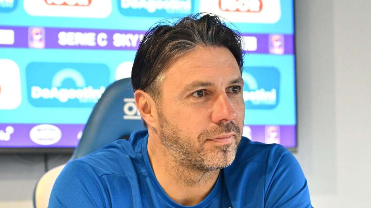 Novara, Dossena senza filtri sul mercato: «Faccio con quello che ho, se non si può fare un certo calcio ne faremo un altro»