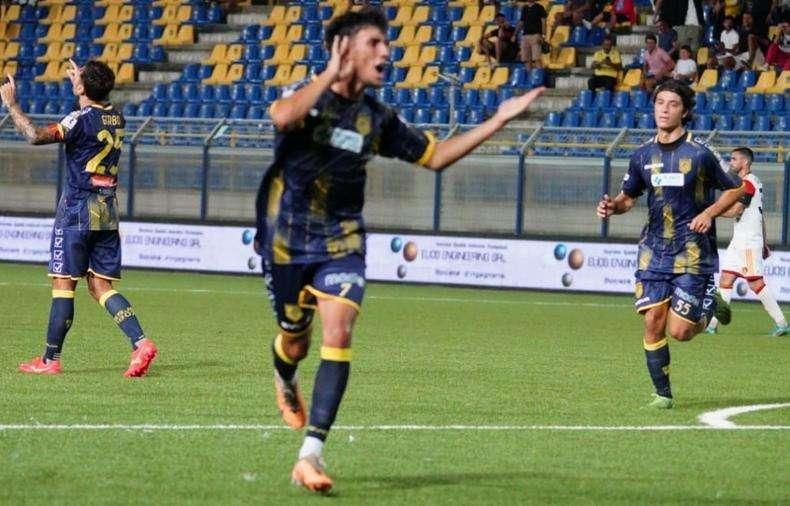 La Juve Stabia batte il Potenza e si prende il primo posto in condominio con la Turris