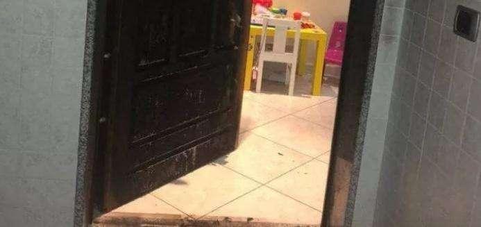 Incredibile a Foggia: in fiamme la porta di casa del capitano Gentile!