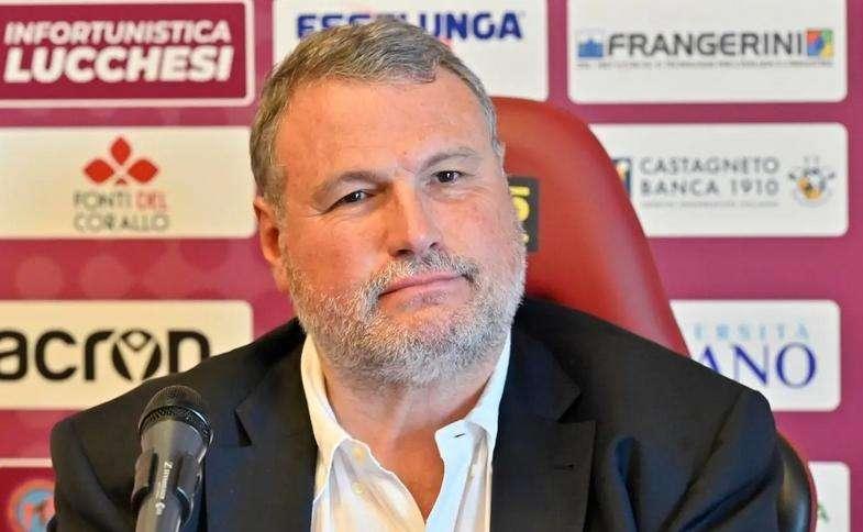 Esciua all'attacco: «C'è minoranza rumorosa... che rema contro il Livorno»