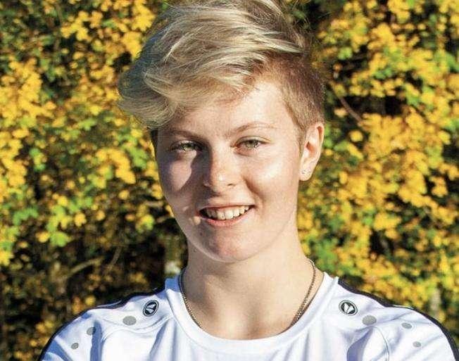 Calciatrice muore a soli 22 anni per un aneurisma celebrale