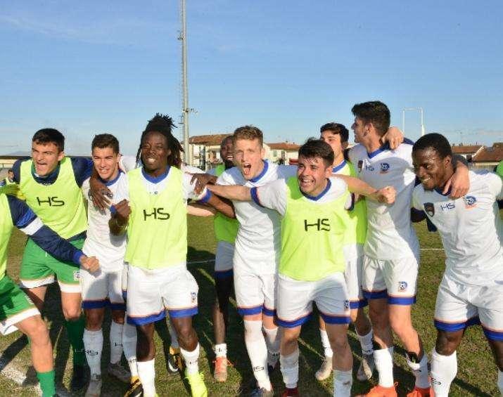 Rappresentativa Serie D avanti alla Viareggio Cup: Sall e Kallon stendono la Salernitana