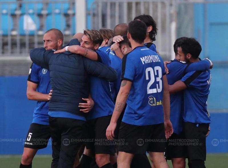 Il Bisceglie riacciuffa il Monopoli con un gol allo scadere