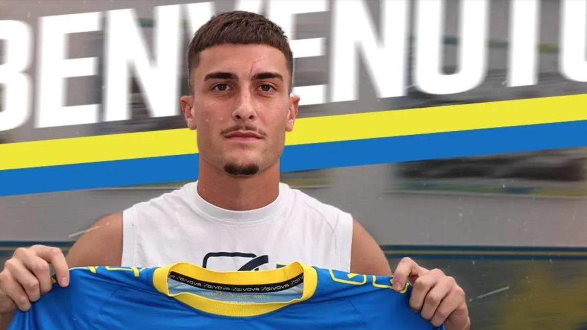 UFFICIALE: La Carrarese annuncia la firma di un centrocampista