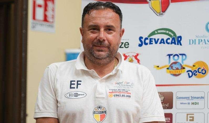 Tragedia sfiorata in Eccellenza: allenatore si accascia in campo