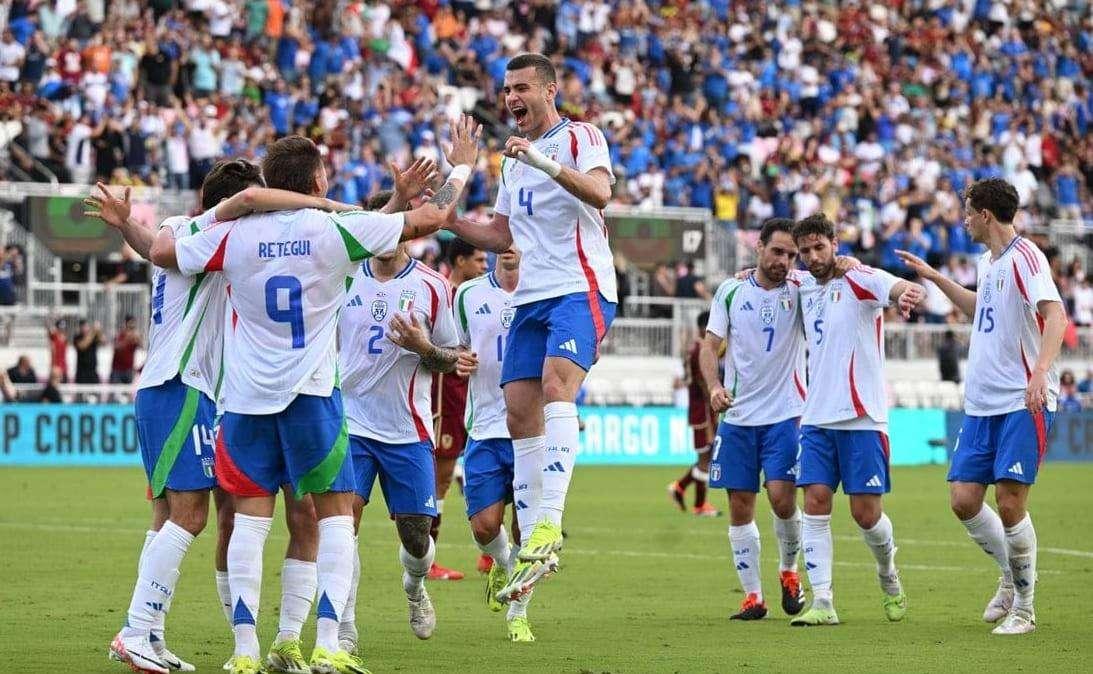 L’Italia batte 2-1 il Venezuela. Spalletti trova il suo centravanti: è Retegui