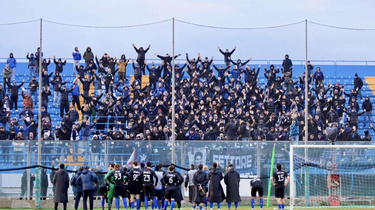 Il Bisceglie non si ferma più: poker servito al Gallipoli, Amoroso e Sene sono incontenibili