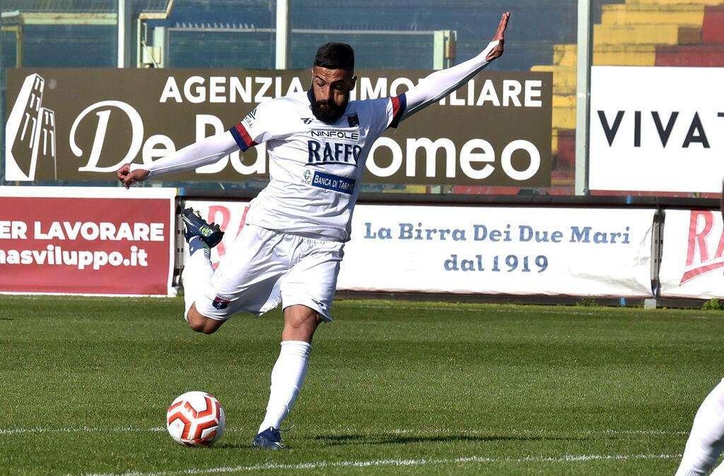 Taranto, Corvino: «Pensiamo solo alla gara di Aversa, arriveremo carichi a mille»