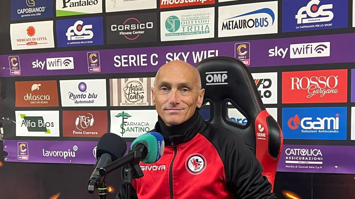 Barilari rivela il retroscena dopo Ternana-Siena: «In panchina accetto i suggerimenti dello staff, non conosco ancora bene i calciatori»