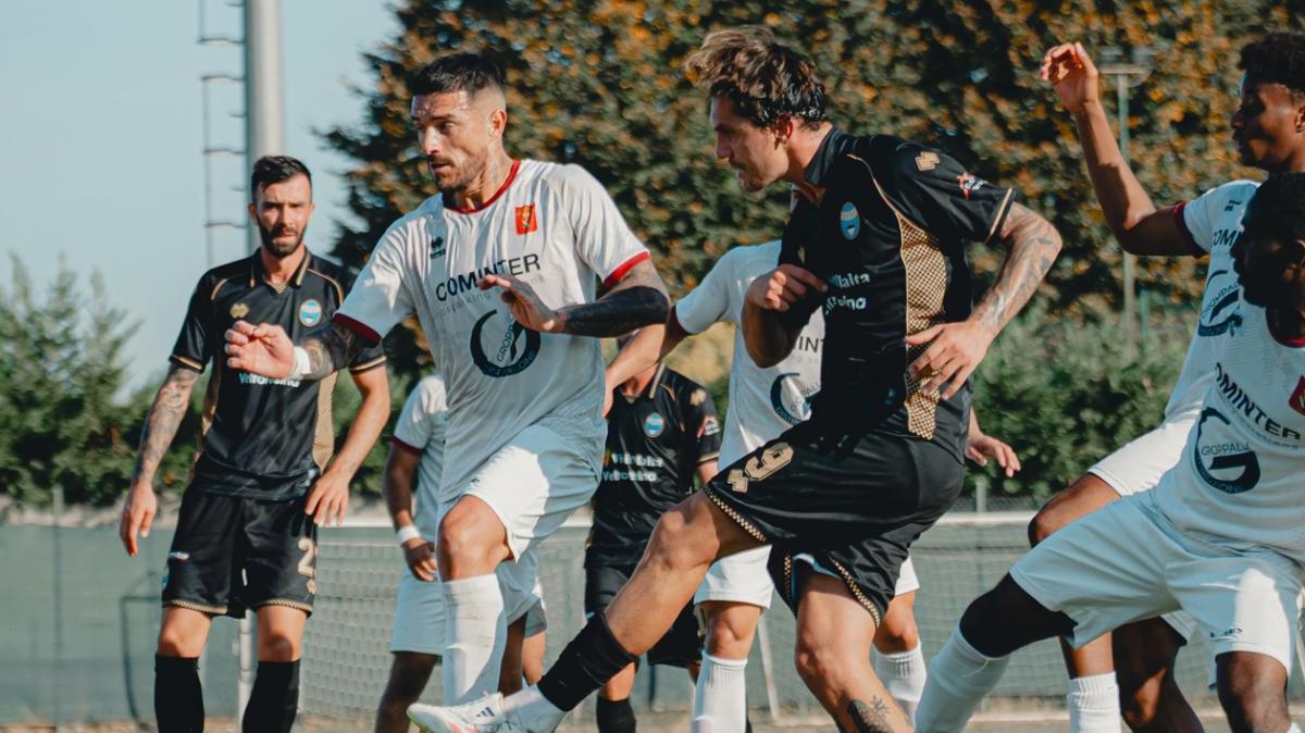 L'Agazzanese ferma la SPAL al "Curtoni": 1-1 e primato sfumato per i biancazzurri