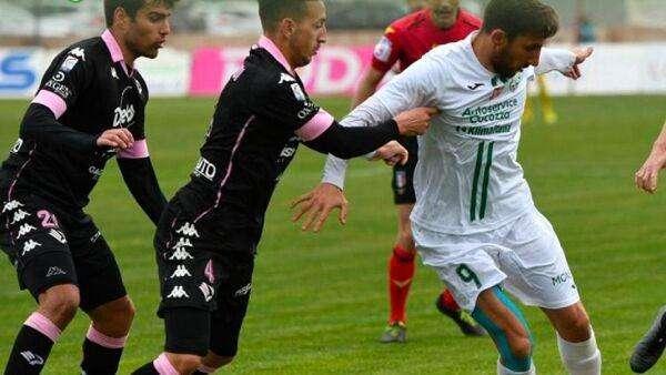 Il Palermo crolla nel finale: vince 1-0 all'89', ma i tre punti vanno al Monopoli