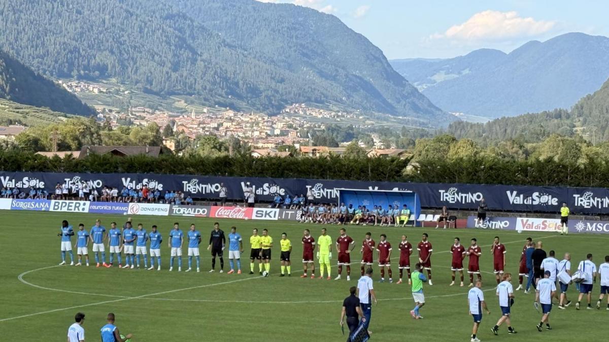 Il Napoli si arrende al debutto: l'Arezzo si impone 3-1 a Dimaro