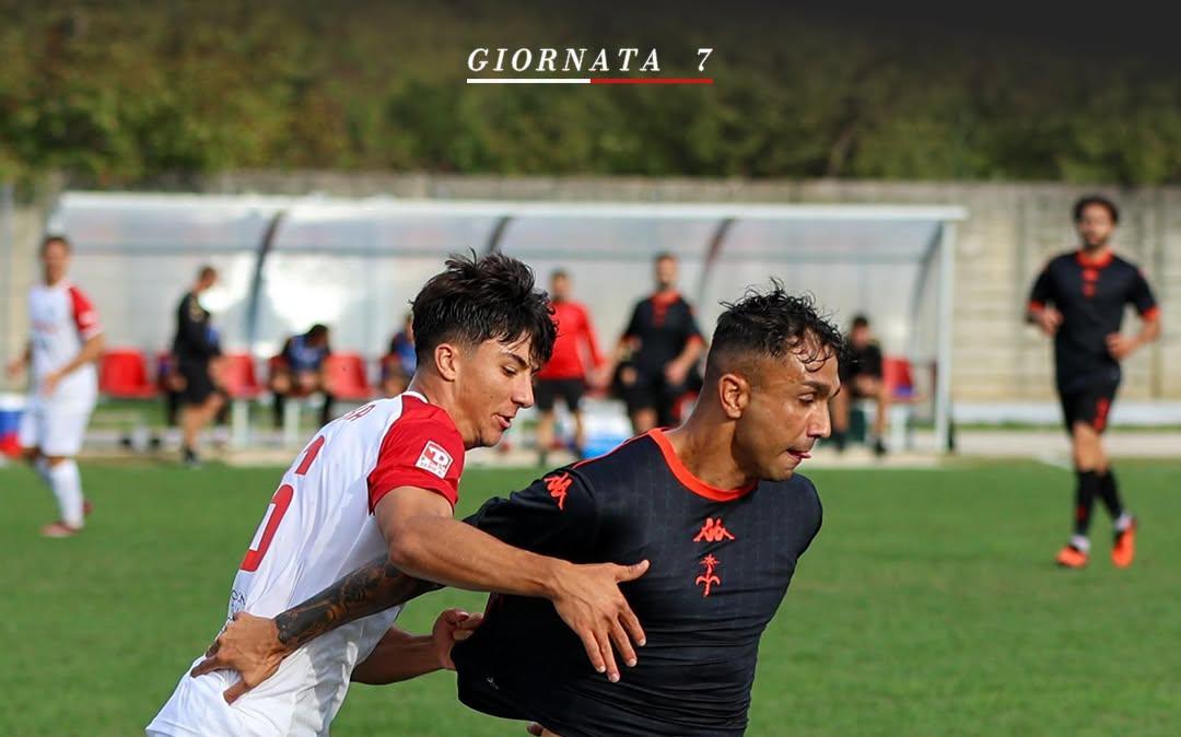 Rabbia alabarda: l'LME vince 2-1 tra le polemiche, la Triestina sprofonda e finisce in nove