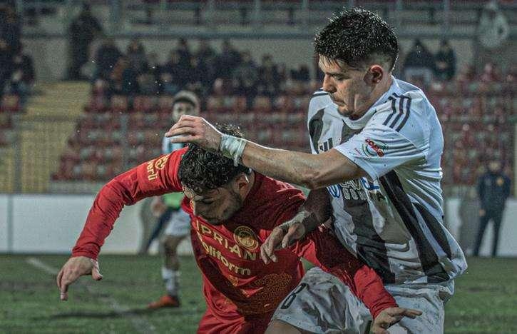 Il Ravenna con un gol per tempo liquida la Lavagnese ed ipoteca la Finale