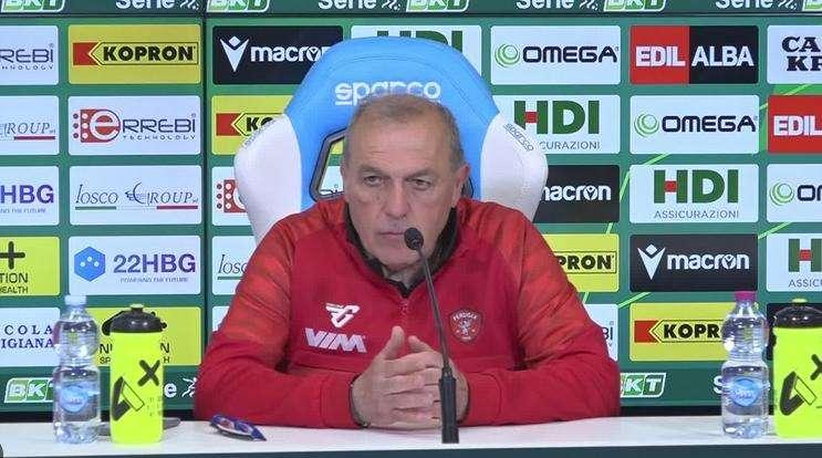 Perugia, Fabrizio Castori lascia la sala stampa dopo il 5-0 subito in casa