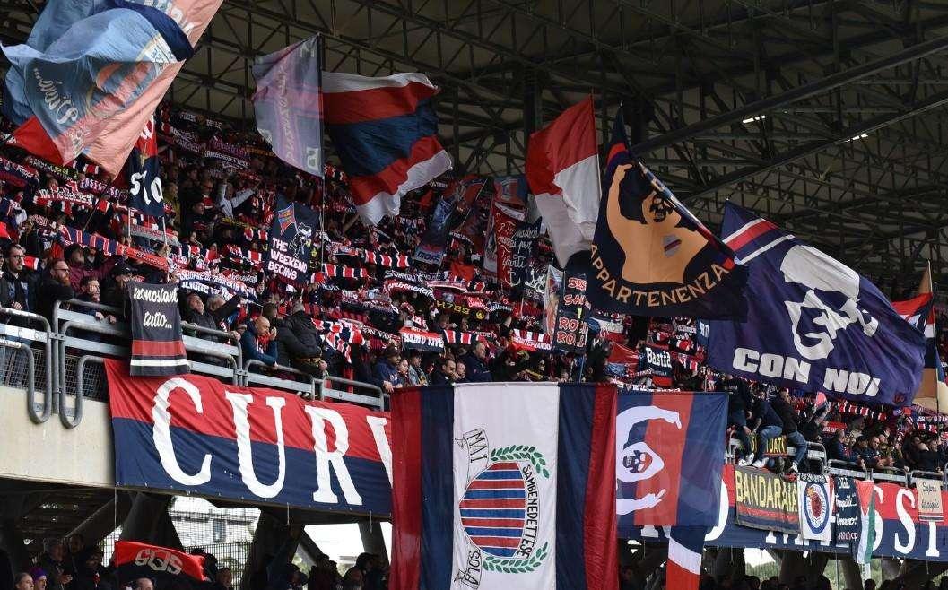 Samb-Ascoli da record: il Riviera delle Palme è una polveriera, superata quota 10.000