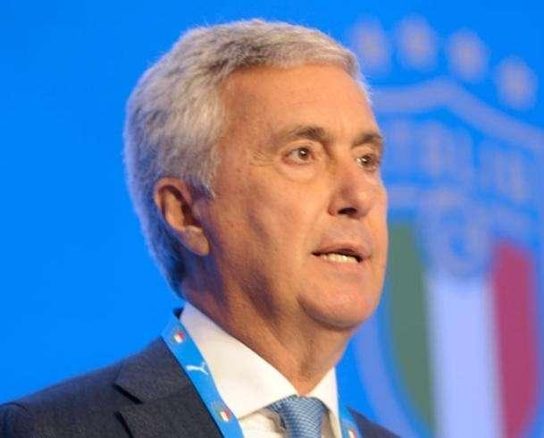 DPCM, arriva la reazione di Sibilia: «Grave fermare calcio di base e giovani»