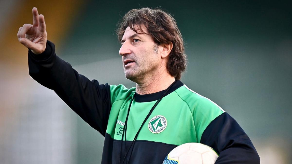 Bari travolgente, Rastelli pazzo della squadra: «Questi ragazzi ci stanno mettendo l’anima»
