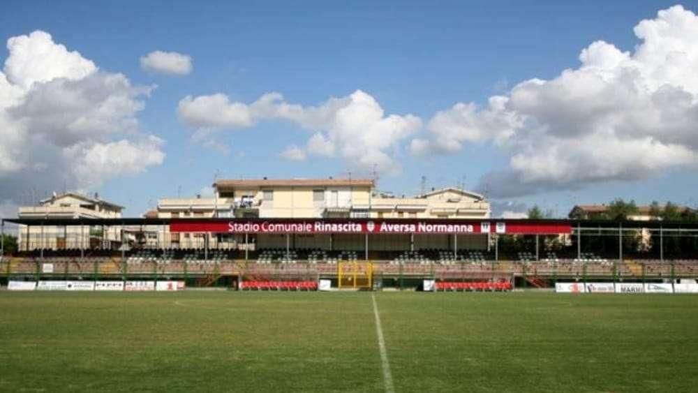 Il Real Aversa fa lo scherzo al Casarano: capolista stesa 2-0