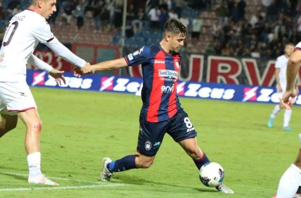 Potenza, fatta per un arrivo dal Crotone. Contratto di due anni e mezzo