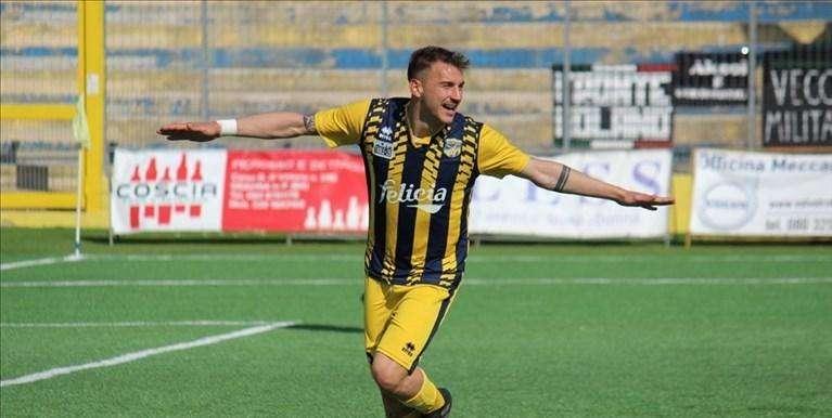 Campobasso, Folgore Caratese, L'Aquila ed Avezzano interessate ad un 28enne attaccante
