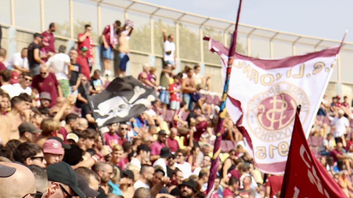 Livorno, alta tensione sulla campagna abbonamenti: la stoccata della Curva Nord alla società