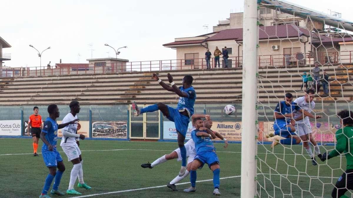Serie D, il girone I a -3 dalla fine: bagarre per l'ultimo posto play-off. In coda un solo play-out tutto calabro?
