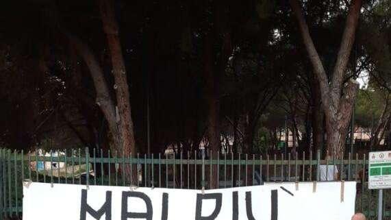 Acr Messina, proteste dei tifosi per l'arrivo di Lo Monaco