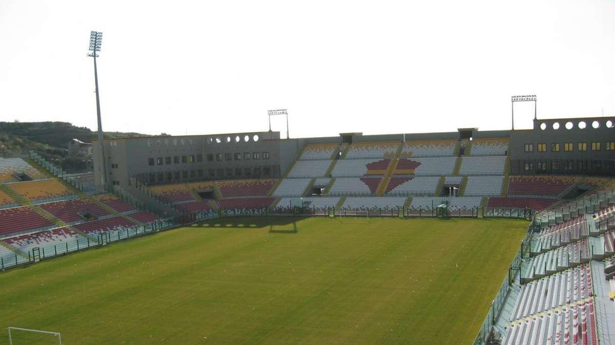 Il Cosenza punta la Sicilia: c'è la richiesta per il tempio del calcio messinese
