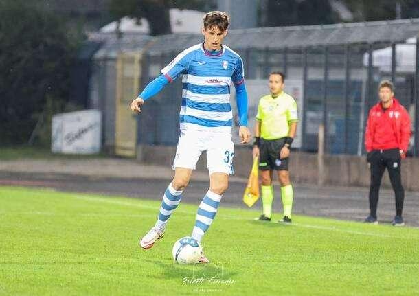 Alessandro Sassaro operato al ginocchio: stop forzato per il difensore della Pro Patria