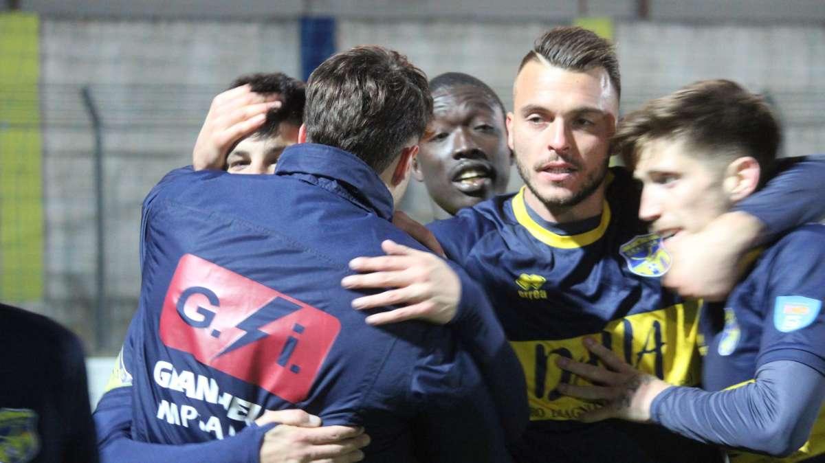 Il Bitonto sciupa il doppio vantaggio: solo 2-2 col Gravina