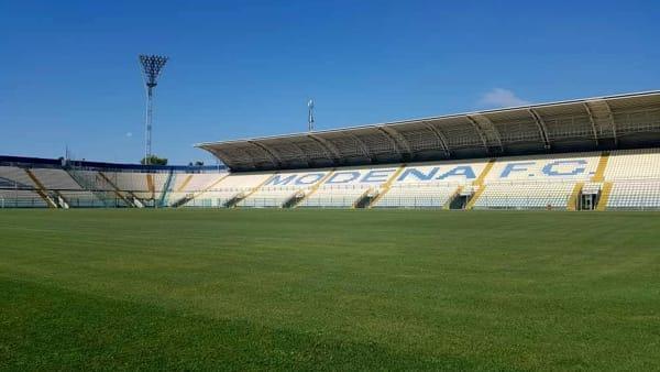 Modena, il Braglia brilla di nuova luce: inaugurato l'impianto di illuminazione a norma FIGC e UEFA