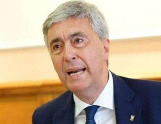 Sibilia ma cosa dici? Il sistema così collassa. E si dimentica l'ennesima scomparsa illustre...
