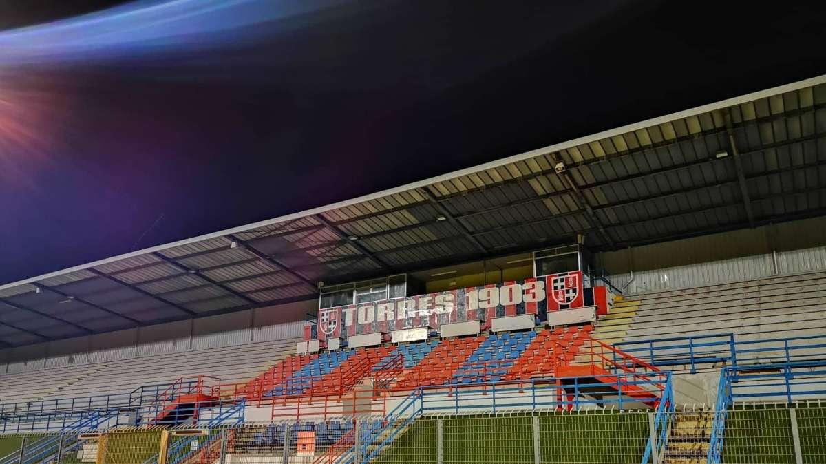Torres, al via il restyling del manto erboso del Vanni Sanna