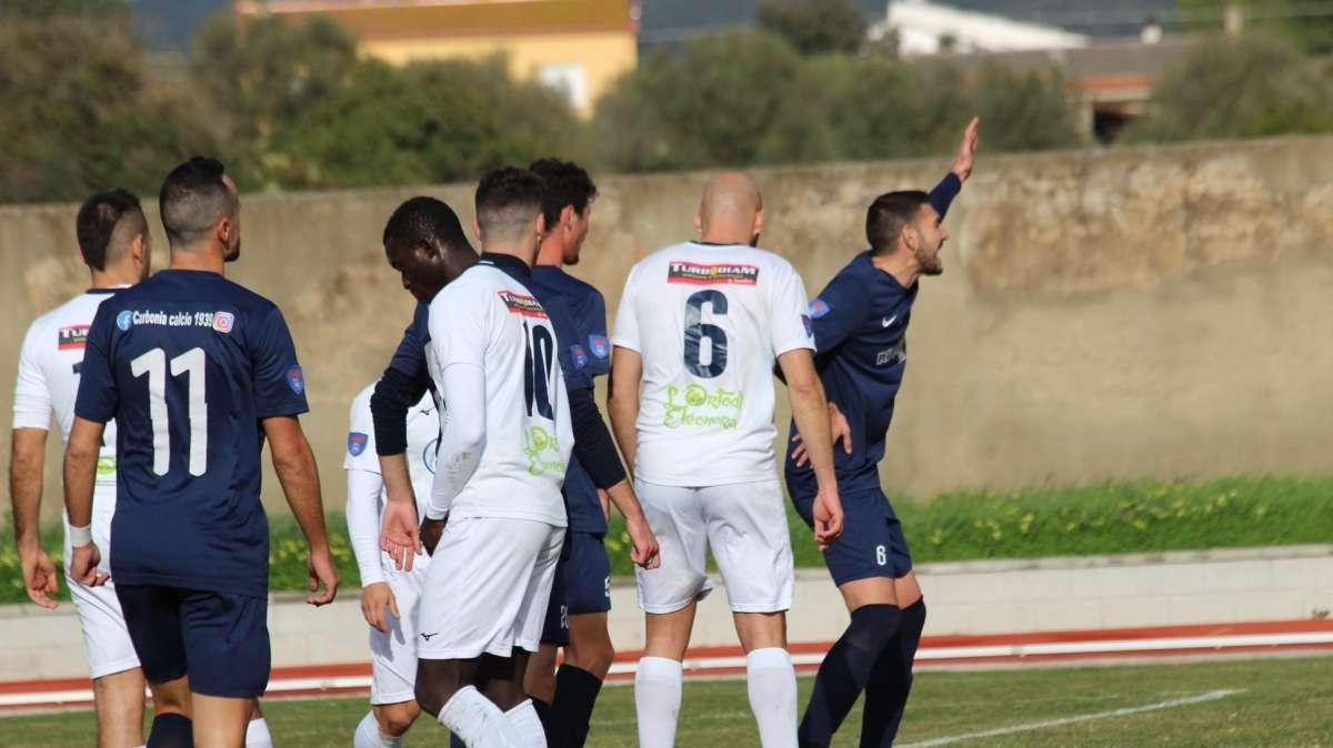 Incredibile a Muravera: si fingono finanzieri e chiamano prima del match con la Torres! Il caso