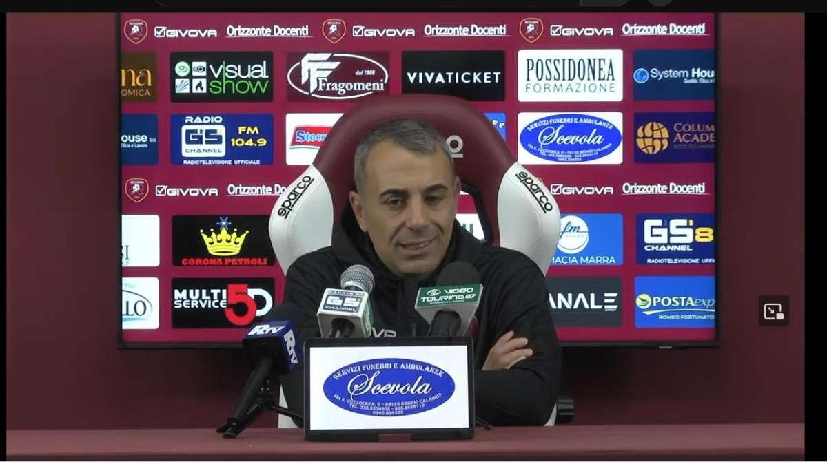 Reggina, Torrisi senza filtri: «A Lamezia abbiamo toccato il fondo, siamo stati brutti e presuntuosi»
