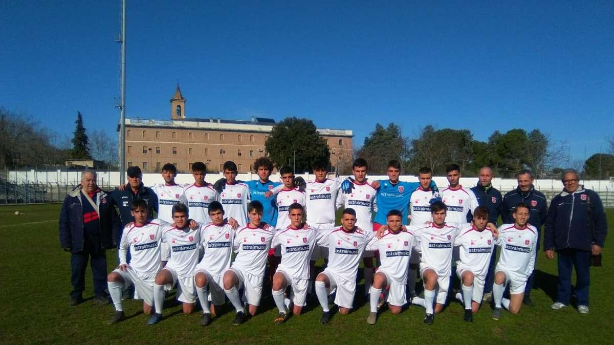 Jesina, donazione spontanea della compagine juniores