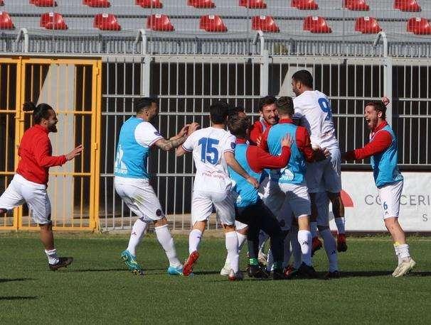 Il Casarano ribalta il Nardò nel finale con una doppietta di Negro