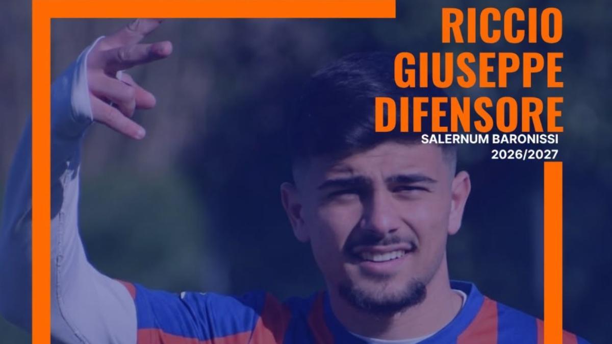 Giuseppe Riccio veste orange: il Salernum ufficializza l'arrivo del difensore