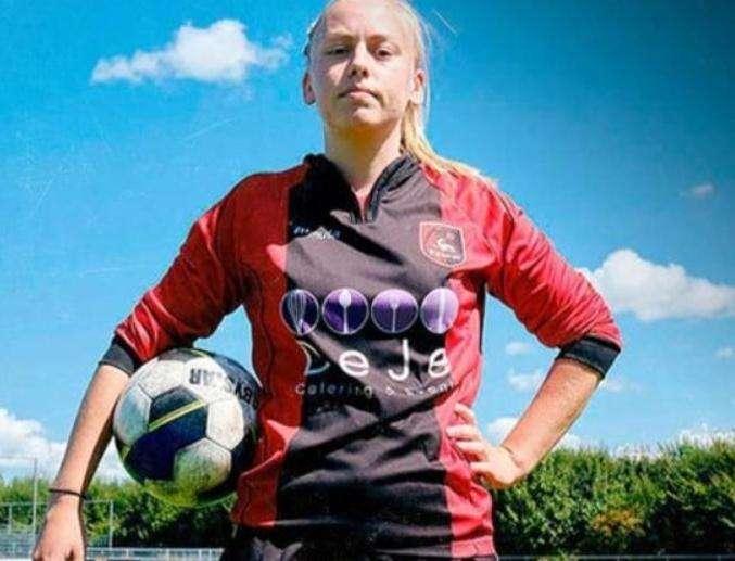 Calcio, è rivoluzione: ad una donna il permesso di giocare con gli uomini