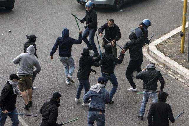 Agguato dei tifosi dell'Andria ai "colleghi" di Monopoli: al via le indagini