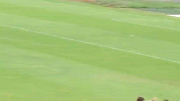 Incredibile in Promozione: calciatore lanciato a rete fermato dall'allenatore avversario